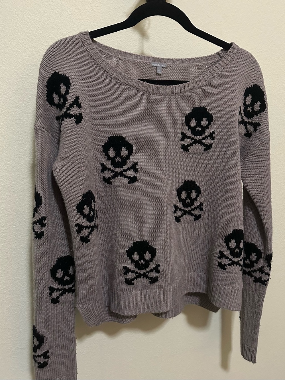 Charlotte Russe Mauve Crewneck Sweater with Black Skull Motif
